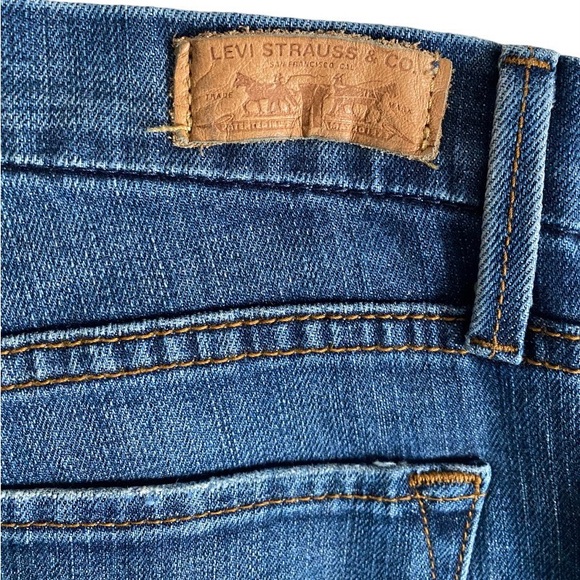 LEVIS Low Waist Straight Leg Jeans - Picture 6 of 10